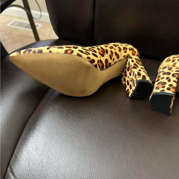 Marc Fisher cheetah leopard print block heel pumps Sz 7-1/2 - Picture 3 of 5